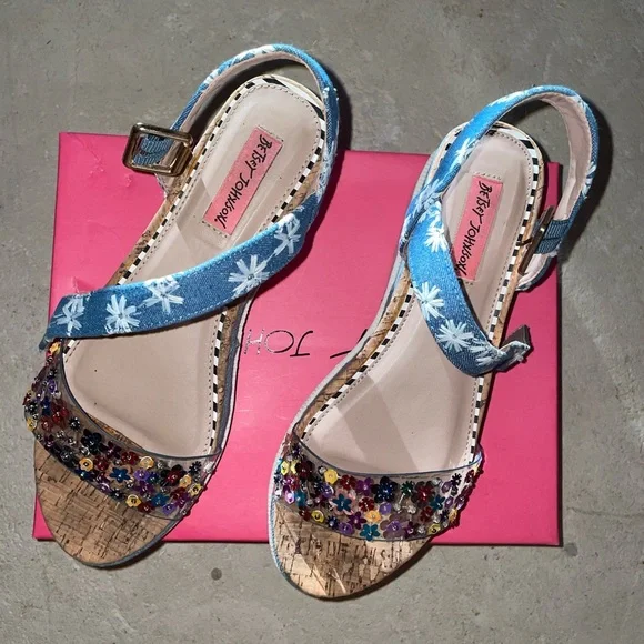 Betsy Johnson denim + detail straps - Picture 3 of 7